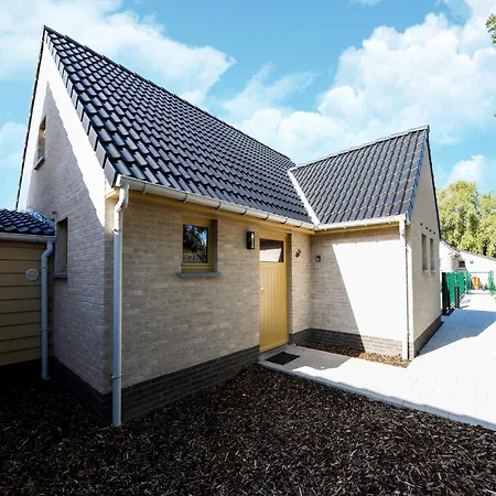 Ferienhaus 2wh42 Zeer Goed Uitgerust Huisje Met 3 Slk, Voor 6 Pers Met Parking En Tuin *
